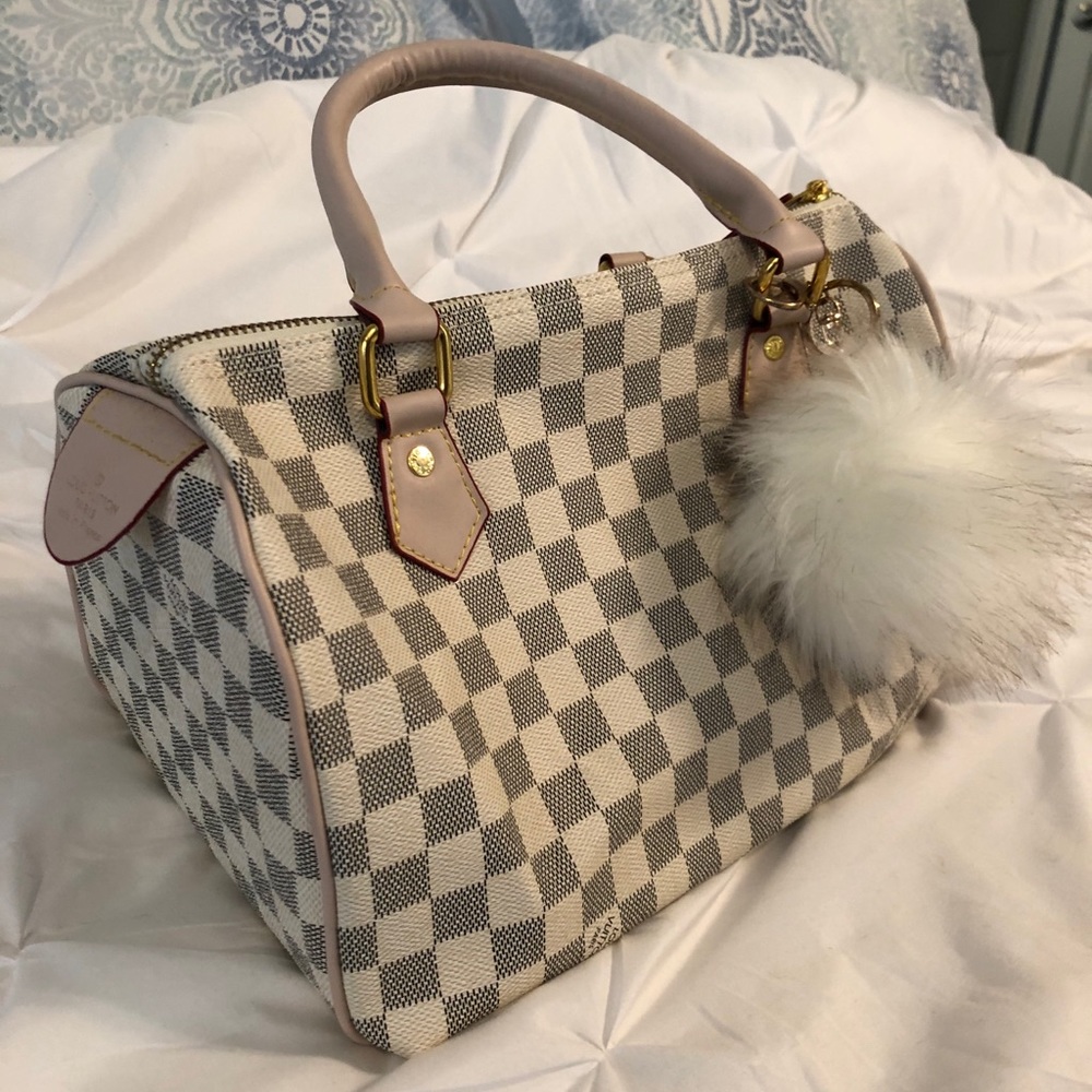 Checkered hand bag new